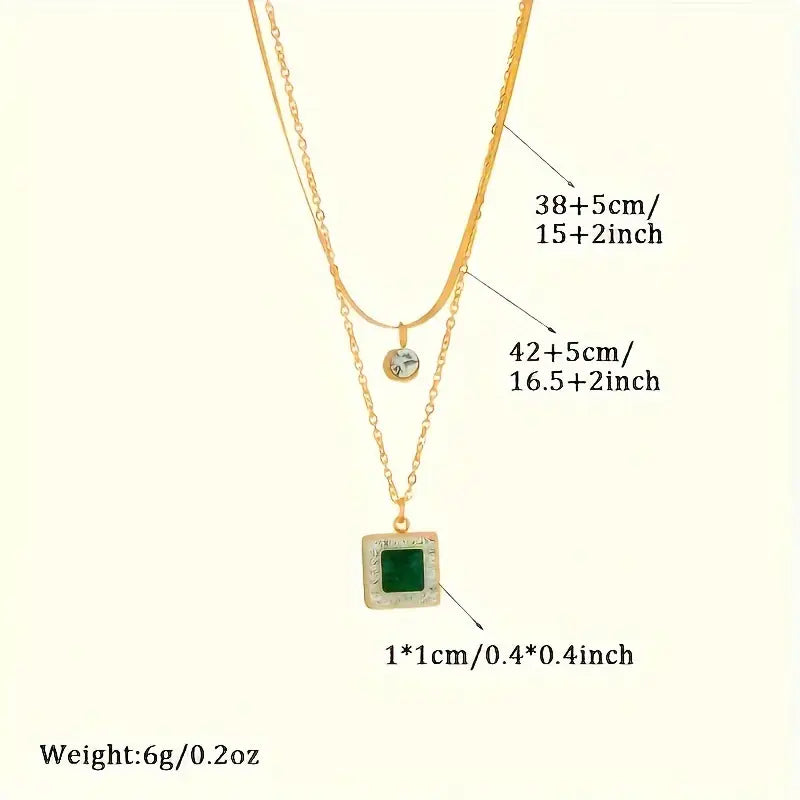 Colar duplo banhado a ouro com cristais e pingentes verdes - Althea