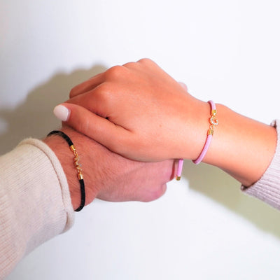 Pulseira unissexo com corda ajustável e letra inicial - Halimah