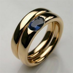 Anel de ouro vintage com zircónias cúbicas azuis