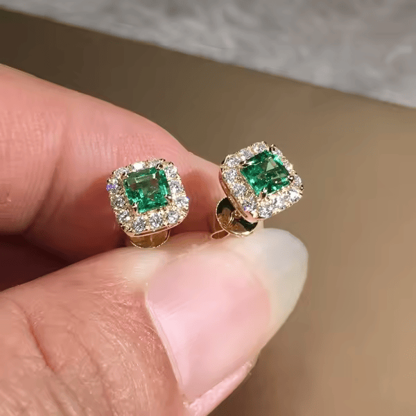 Brincos em ouro com pedra quadrada verde - Clarissa