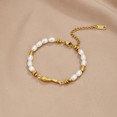 Pulseira com pérolas naturais e pormenores em metal polido - Undine