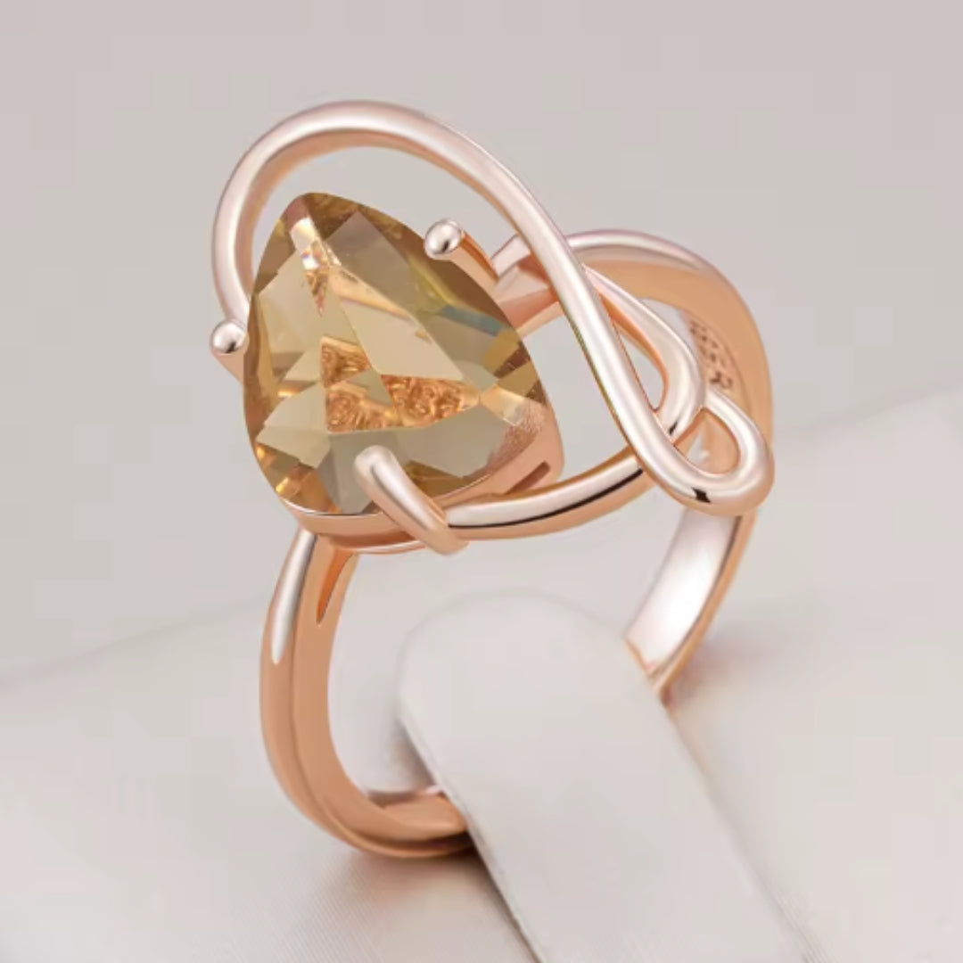 Anel elegante com cristal de azeitona - Naia