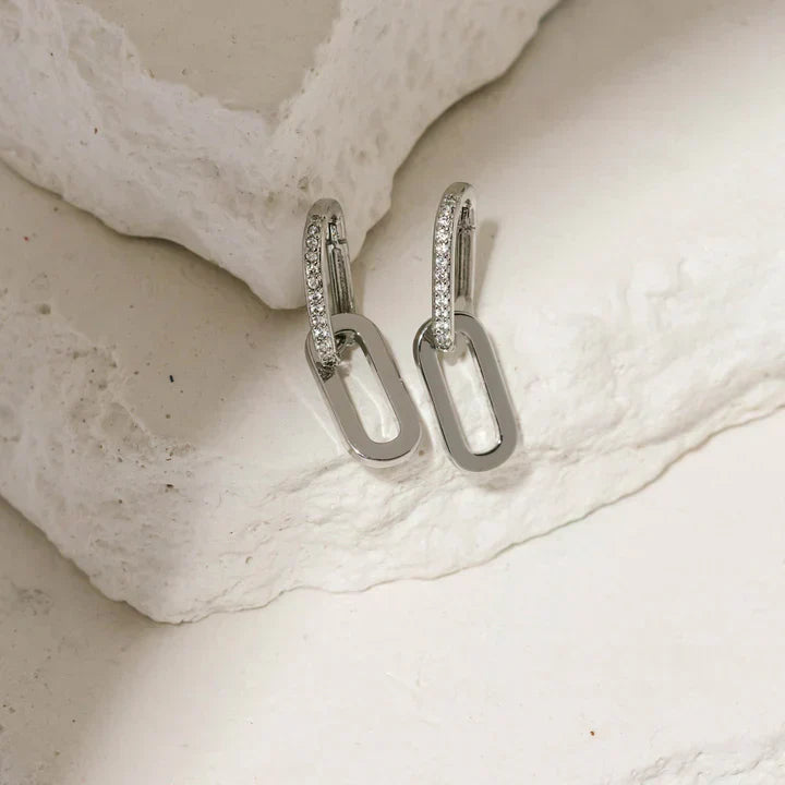 Brincos em forma de gota com elos brilhantes - Luminara