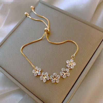 Pulseira ajustável com flores cristalizadas - Leocadia