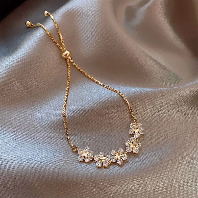 Pulseira ajustável com flores cristalizadas - Leocadia