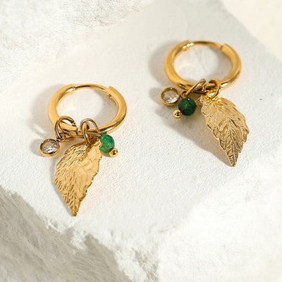 Brincos de argola com charme de folha de pérola - Zuleika