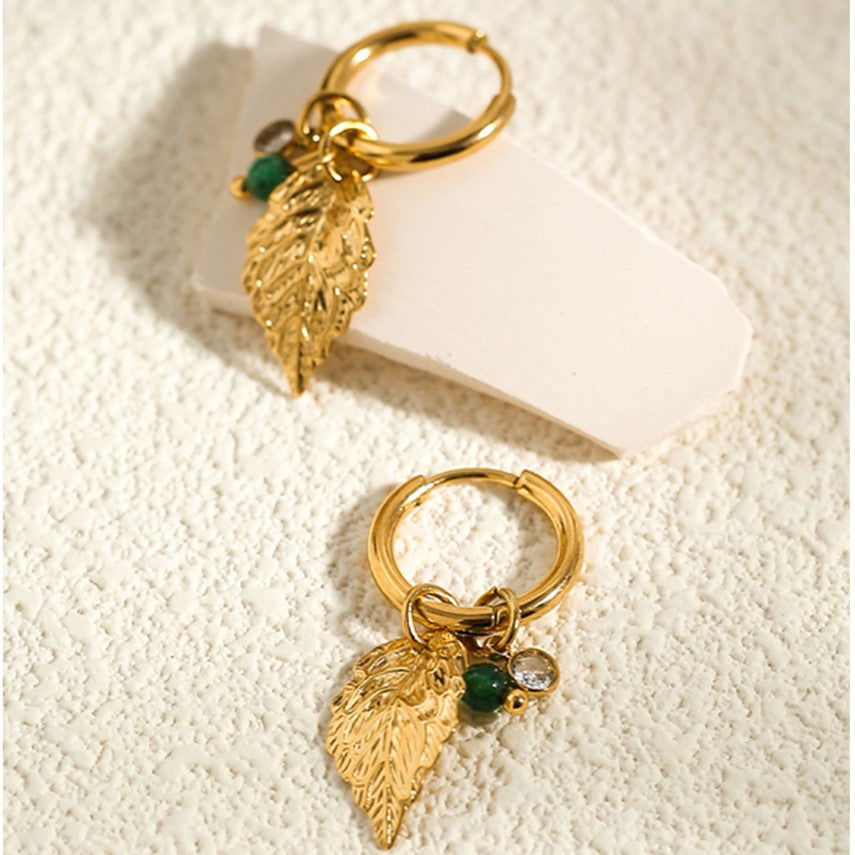 Brincos de argola com charme de folha de pérola - Zuleika