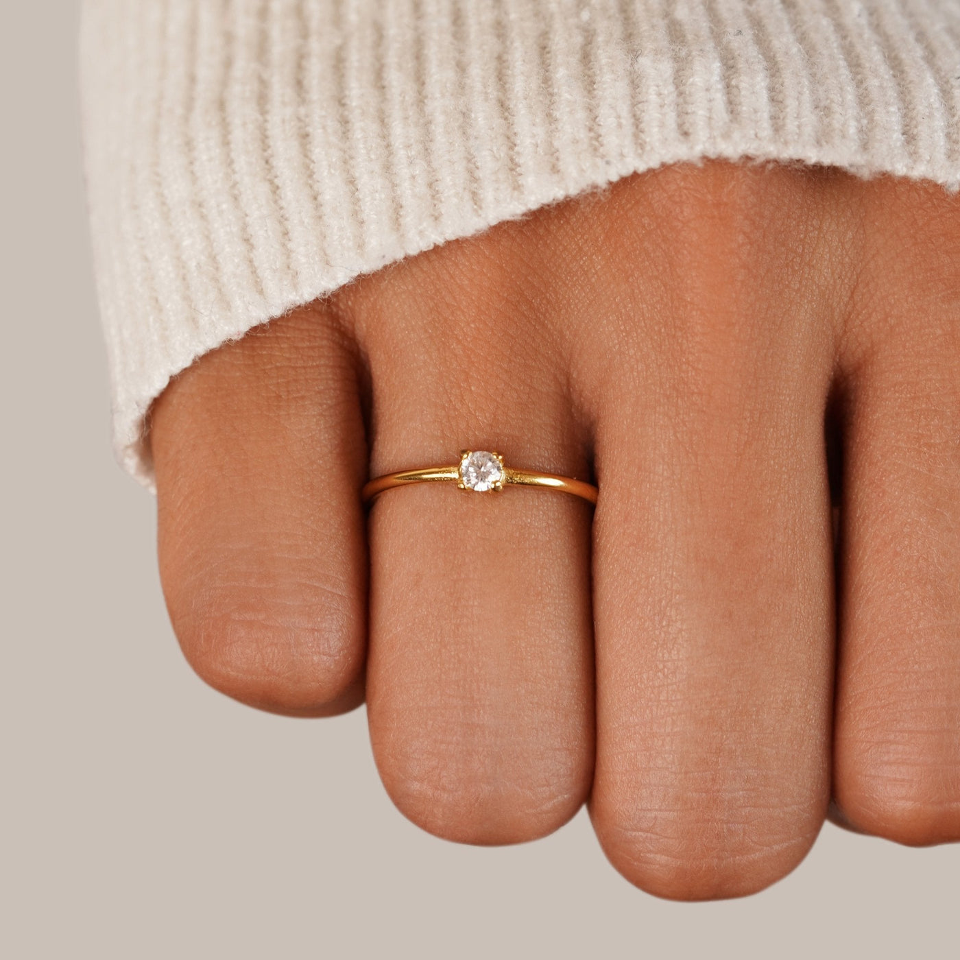 Anel para mulher com pedra do mês abril em ouro – Bianca