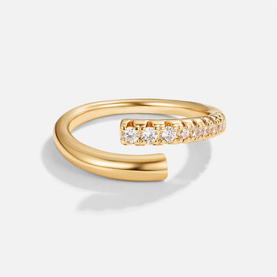 Anel para mulher com cristais em ouro – Selma