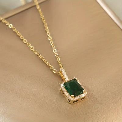 Colar em ouro com pendente retangular verde - Elanora