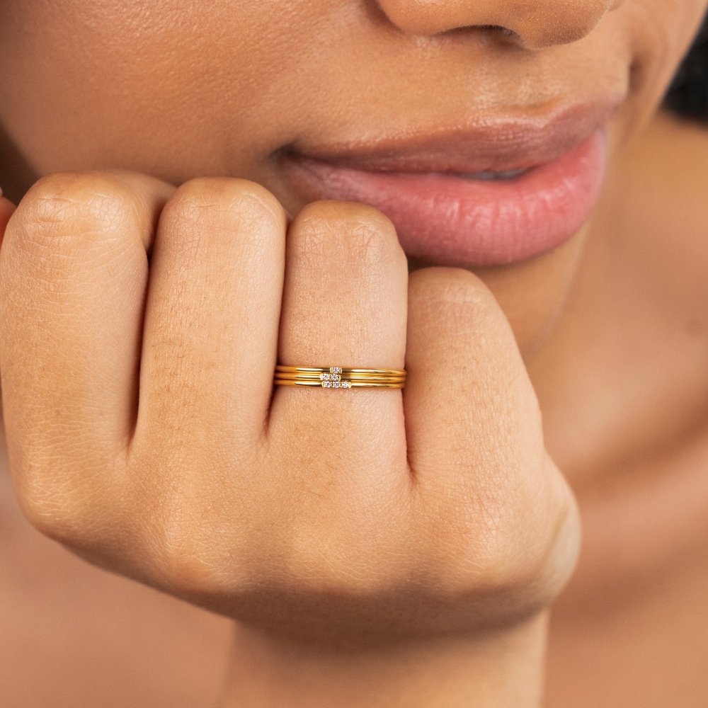 Anel para mulher com cristais em ouro – Patrícia