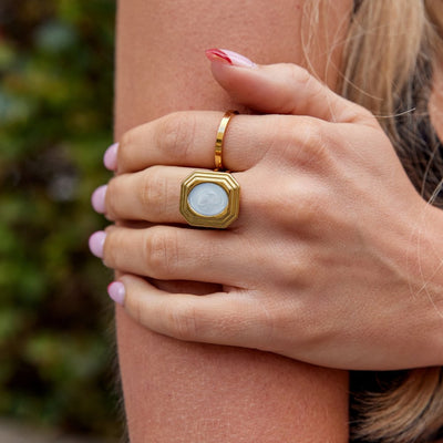 Anel para mulher estilo vintage em ouro – Livia