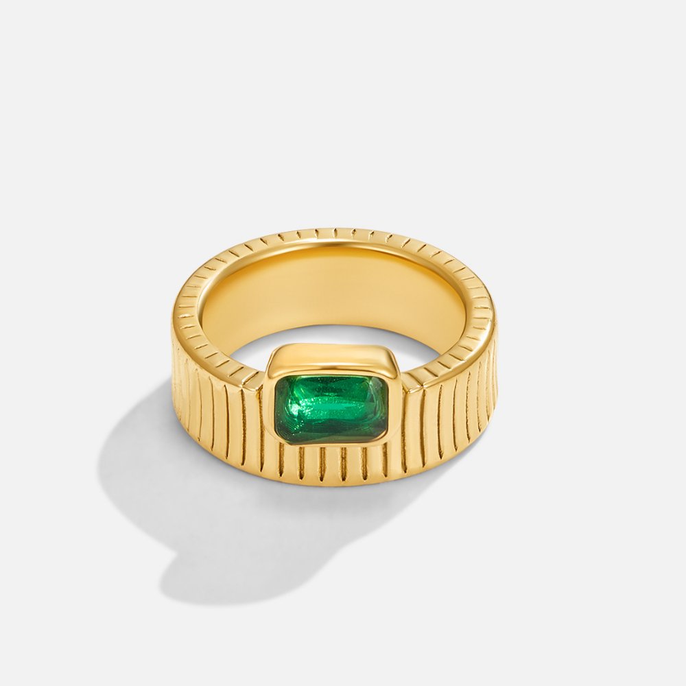 Anel para mulher com esmeralda em ouro – Luna