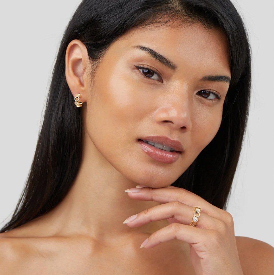 Anel para mulher com cristais em ouro – Carla