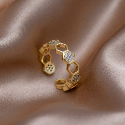 Anel para mulher com cristais em ouro – Carla