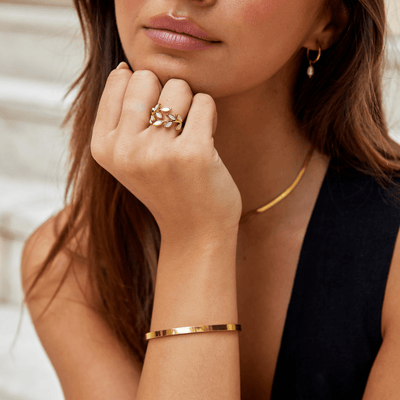 Anel para mulher com folha em ouro – Yvette