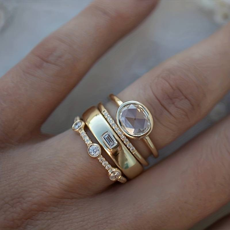 Conjunto de anéis vintage em ouro e zircónias
