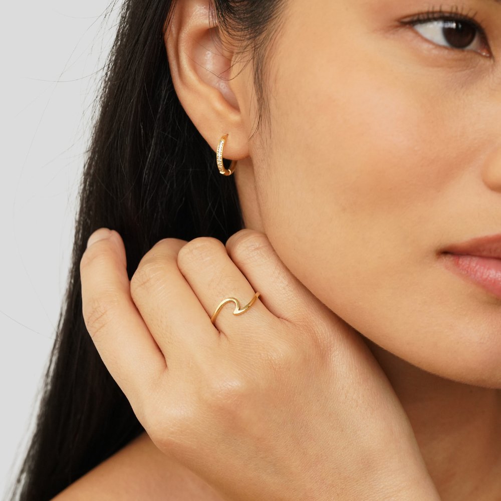 Anel para mulher onda fina em ouro – Estela