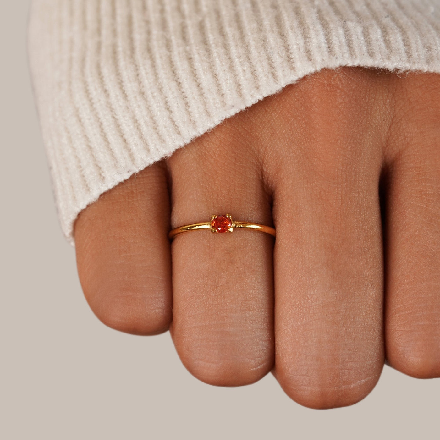 Anel para mulher com pedra do mês julho em ouro – Vera