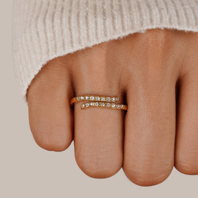 Anel para mulher com cristais em ouro – Elvira