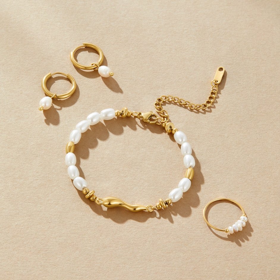 Pulseira com pérolas naturais e pormenores em metal polido - Undine