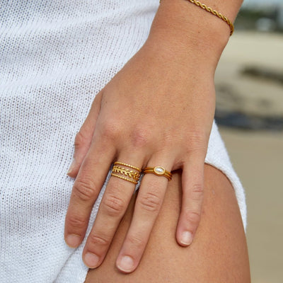 Anel para mulher com folha em ouro – Manuela