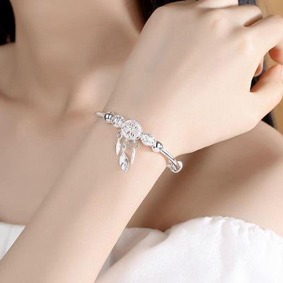 Pulseira rígida com pingente de sonho e pormenores esculpidos - Ismena