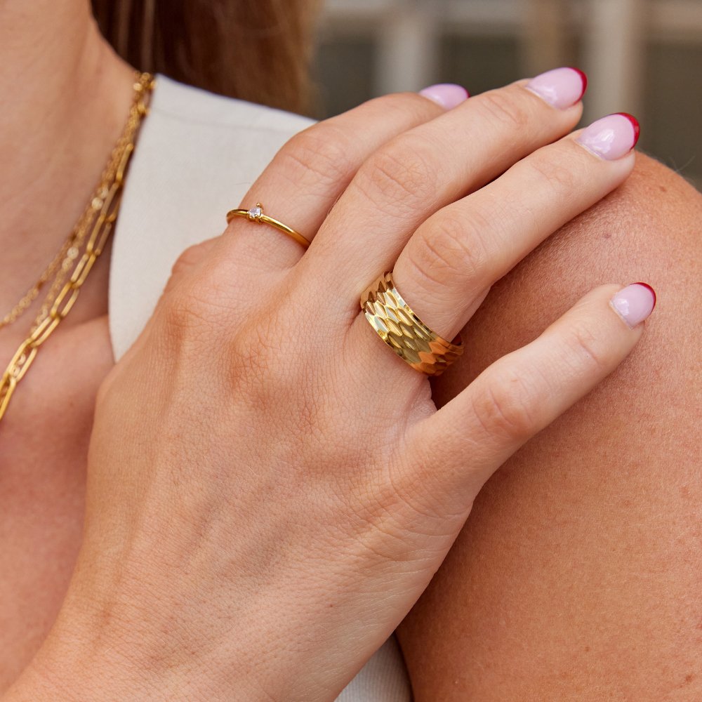 Anel para mulher design robusto em ouro – Patricia