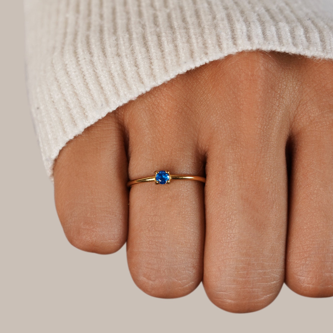Anel para mulher com pedra do mês setembro em ouro – Rosa