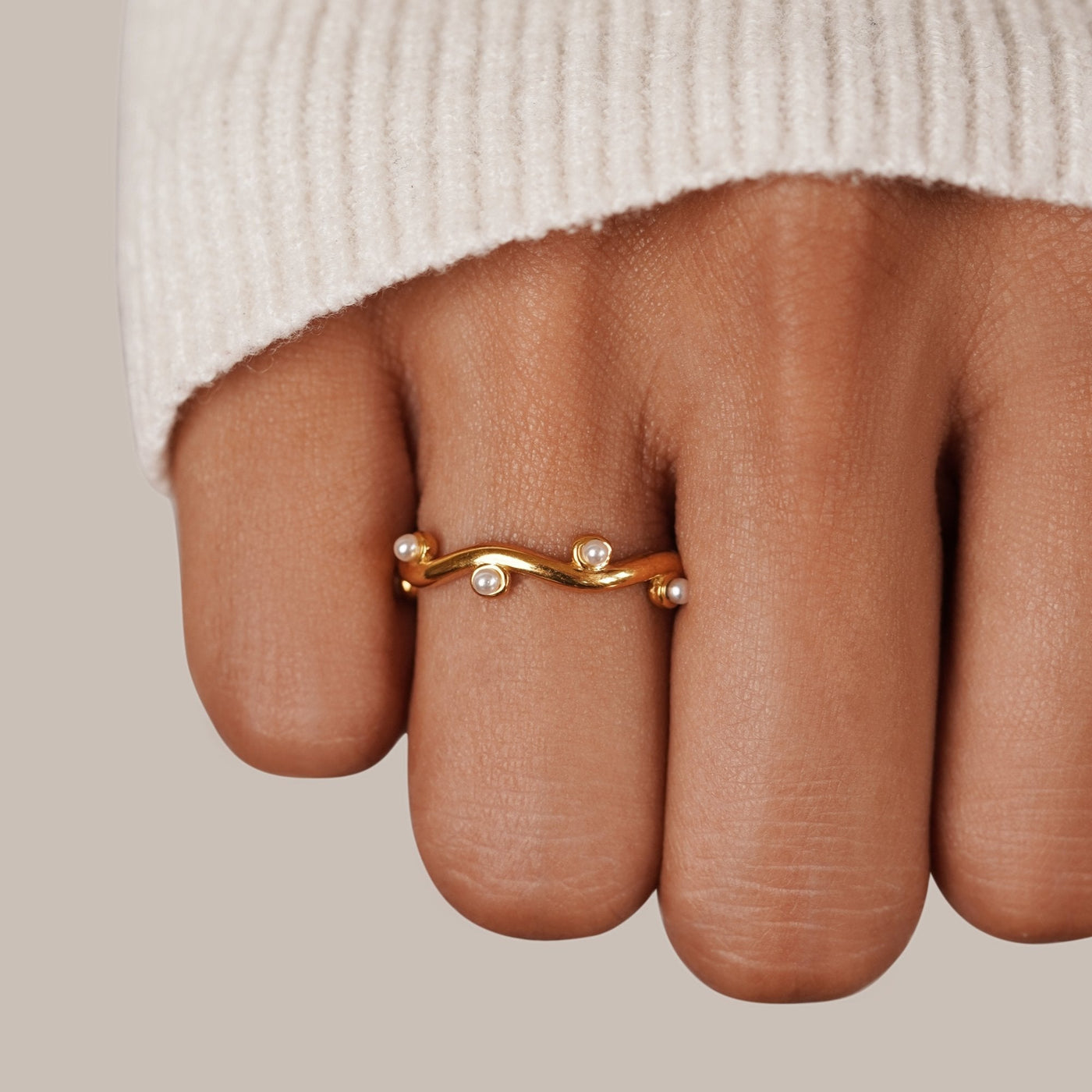 Anel para mulher com pérola em ouro – Melina